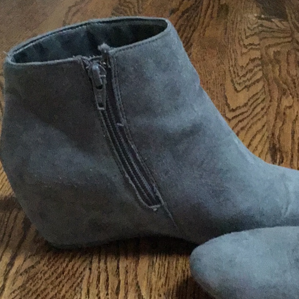 Express Grey Booties - Picture 6 of 8